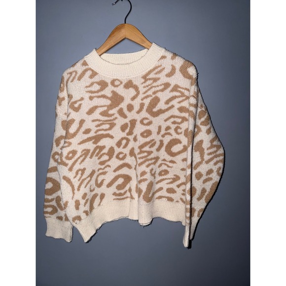 SHEIN Sweaters - SHEIN Leopard Print Crewneck Sweater Cream Tan‎ Size S Casual Cozy